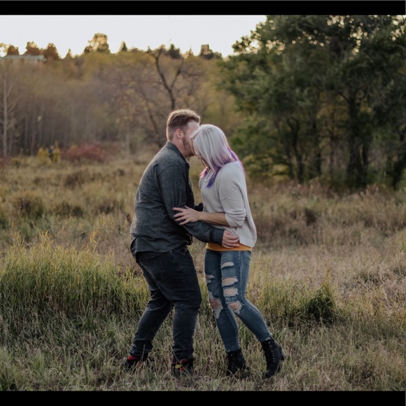 Meet your Posher, Robin - Picture 2 of 2